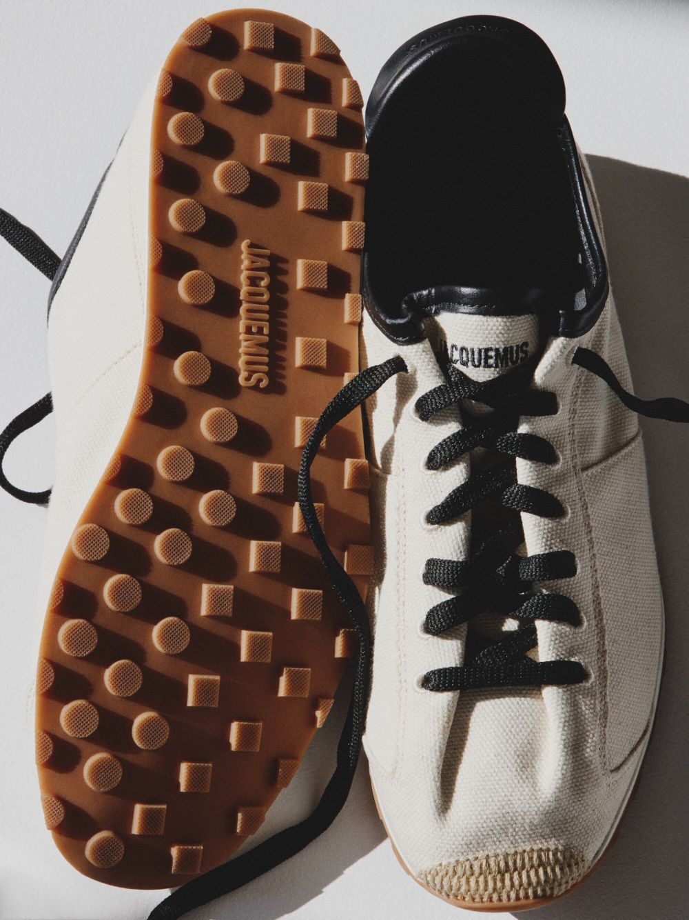 JACQUEMUS Sneakers Beige